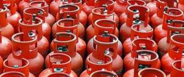 पिछले एक साल में एलपीजी गैस की कीमत में 70 % तक की बढ़ोतरी !