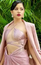 URFI JAVED UNIQUE DRESS STYLE