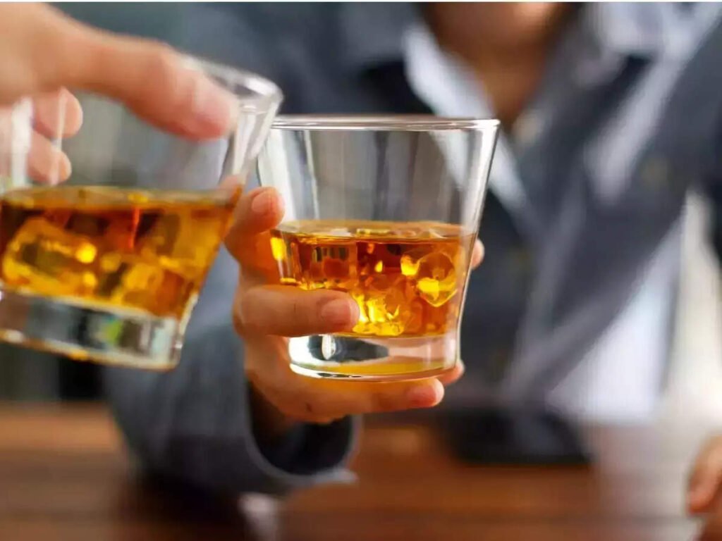 आखिर कितनी शराब घर में रखना क़ानून गलत नहीं।