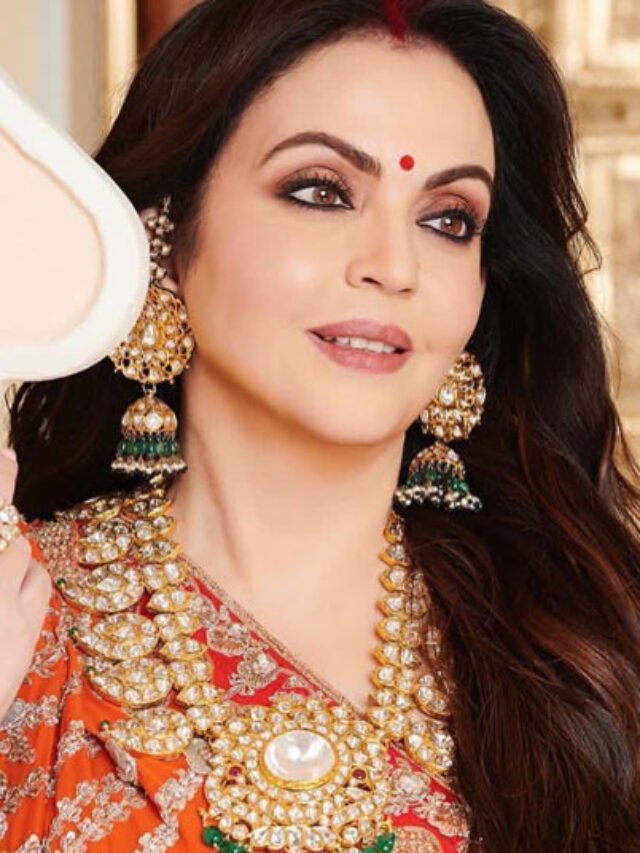 Neeta Ambani पीती है दुनिया की सबसे महँगी चाय, कीमत जान उड़ जायेगे आपके होश….. Neeta Ambani पीती है दुनिया की सबसे महँगी चाय, कीमत जान उड़ जायेगे आपके होश…..