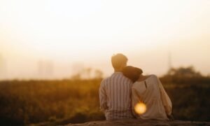 Relationship hints: अक्सर अपनी पत्नी से इन बातों को शेयर करने में हिचकिचाते हैं पति