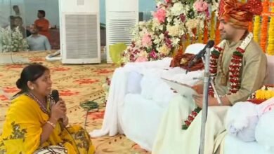 bageshwar dham sarkar : सारे गहने गिरवी रख महिला पहुंची Bageshwar Dham, लोग रह गये सन्न