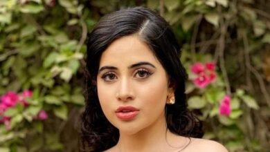 पूरे कपड़े छोड़ टू पीस पहन आईं Urfi Javed, ऐसी जगह से थी ट्रांसपेरेंट, आंखें फाड़-फाड़कर देखने लगे यूजर्स पूरे कपड़े छोड़ टू पीस पहन आईं Urfi Javed, ऐसी जगह से थी ट्रांसपेरेंट, आंखें फाड़-फाड़कर देखने लगे यूजर्स