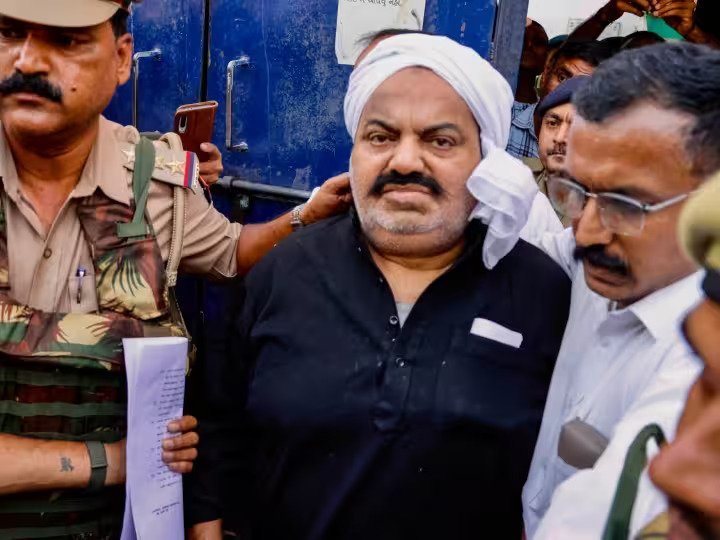 Gangster Atiq Ahmed: प्रयागराज की नैनी सेंट्रल जेल पहुंचा अतीक अहमद का काफिला, 24 घंटे में पूरा हुआ सफर