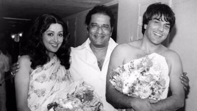 Hema Malini- Dharmendra Love Story : हेमा मालिनी को पहली बार देखते ही प्यार में गिर गये थे धर्मेंद्र, इस तरह पहली बार किया था प्रोपोज, पढ़े दिलचस्प कहानी…