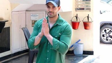 Sooraj Pancholi seeks blessings at Siddhi Vinayak; netizens school him for his THIS mistake