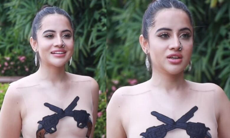 उर्फी जावेद ने टॉपलेस होकर मोतियों से खुद को किया कवर, फिर कैमरे के सामने चलाई कैंची