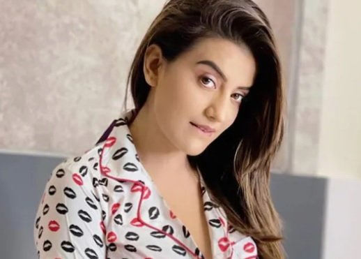 Leak MMS की वजह से फिर चर्चा में भोजपुरी एक्ट्रेस अक्षरा सिंह, इस बार बॉयफ्रेंड संग आपत्तिजनक हालत में दिखीं