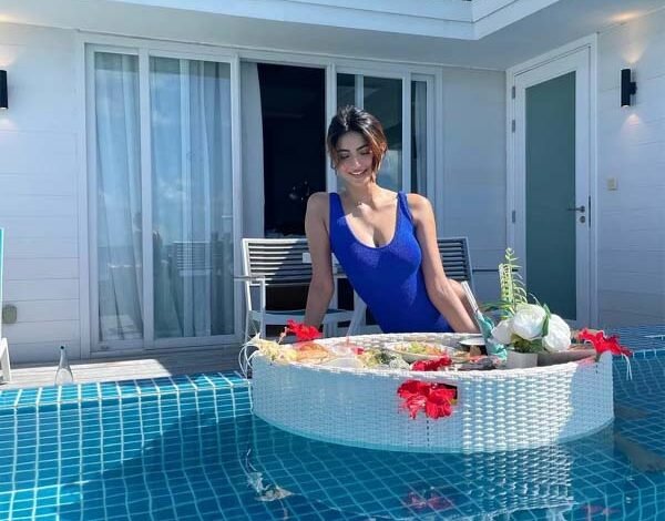 Palak Tiwari Hot Photoshoot : श्वेता तिवारी की बेटी Palak ने ट्यूब टॉप पहनकर ढाया कहर, दिखाया कर्वी फिगर