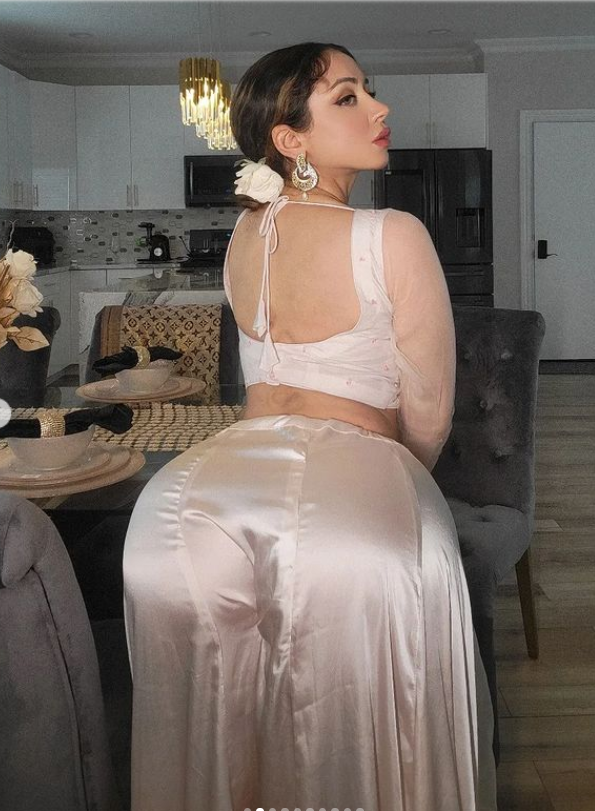 लड़की ने कुछ इस अंदाज में पहनी साड़ी, कि फटी की फटी रह गई लोगो की आंखे, करने लगे भद्दे-भद्दे कमेंट…