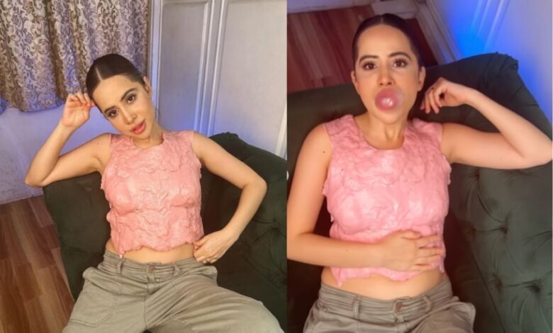 Urfi Javed ने पहनी च्युंइगम से बनी ड्रेस, यूजर बोले- अगली बार पान या गुटका ड्रेस पहनना Urfi Javed ने पहनी च्युंइगम से बनी ड्रेस, यूजर बोले- अगली बार पान या गुटका ड्रेस पहनना