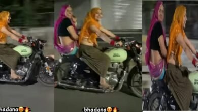 लहंगा पहने हल्के घूंघट और जानदार मुस्कान में सड़क पर Bullet दौड़ा रहीं भाभी बुलेट की स्पीड देखकर लोग हुए भौचक्के देखे वीडियो