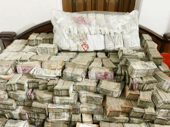 ED Raid In Kolkata: फिर मिला ‘खजाना’! कोलकाता में कारोबारी के घर ईडी का छापा, 7 करोड़ कैश बरामद