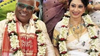 बॉलीवुड के इस अभिनेता ने की 60 साल की उम्र में दूसरी शादी, तो पहली बीवी ने मारा ताना की किसी दूसरी औरत के लिए मेरे साथ का 23 साल का रिश्ता तोड़ दिया