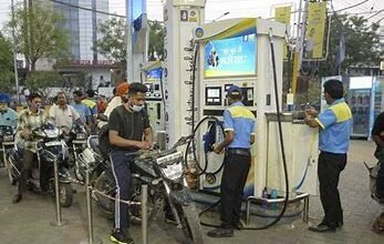Petrol-Diesel Rate Today: पेट्रोल डीजल के रेट में आई गिरावट , टंकी फुल करने से पहले जान ले आज का रेट