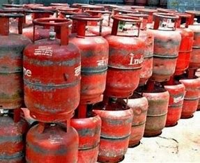 Gas Cylinder : गैस सिलेंडर खरीदते समय इन बातों का ध्यान जरुर रखे , नहीं तो होगा बड़ा नुकसान