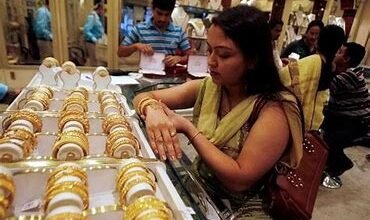 GOLD RATE: सोने में आई ग‍िरावट,चांदी में उछाल,जाने आज का ताजा भाव