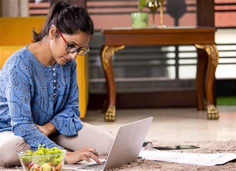 ये कोर्स करें और पाएं 4 लाख वेतन तक कि Work From Home Job