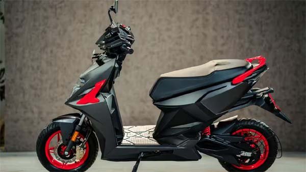 Simple One इलेक्ट्रिक स्कूटर की डिलीवरी शुरू, कीमत और रेंज जान चौंक जायेंगे आप ……