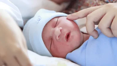 17 साल की लड़की ने YouTube देखकर बच्चे को दिया जन्म, मां बाप को नही लगी भनक… 17 साल की लड़की ने YouTube देखकर बच्चे को दिया जन्म, मां बाप को नही लगी भनक…