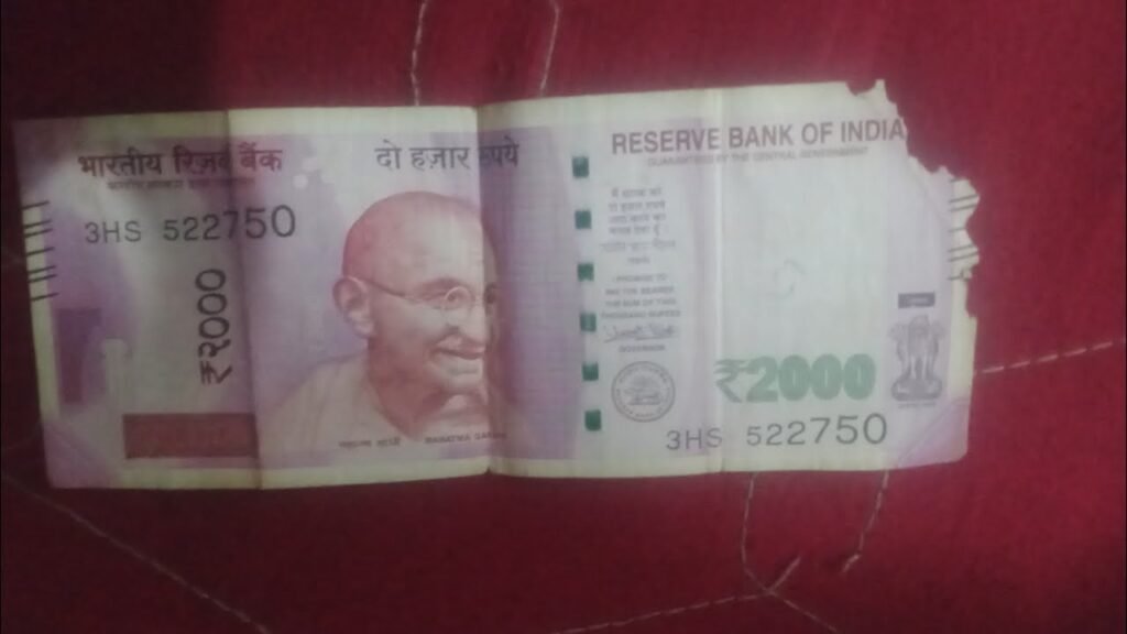 RBI Rules: अगर आप के पास 2000 का फटा नोट है तो आज ही बदलाले , नहीं तो फिर कुछ नहीं मीलेगा