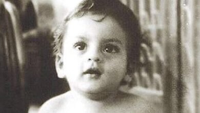 यह सुपर क्यूट दिखने वाला बच्चा आज Bollywood का बादशाह, पहचाना हर किसी के बस की बात नहीं…