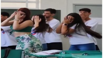 महिला टीचर ने क्लास में स्टूडेंट्स के साथ की ऐसी हरकत, सोशल मीडिया पर वायरल हो रहा वीडियो