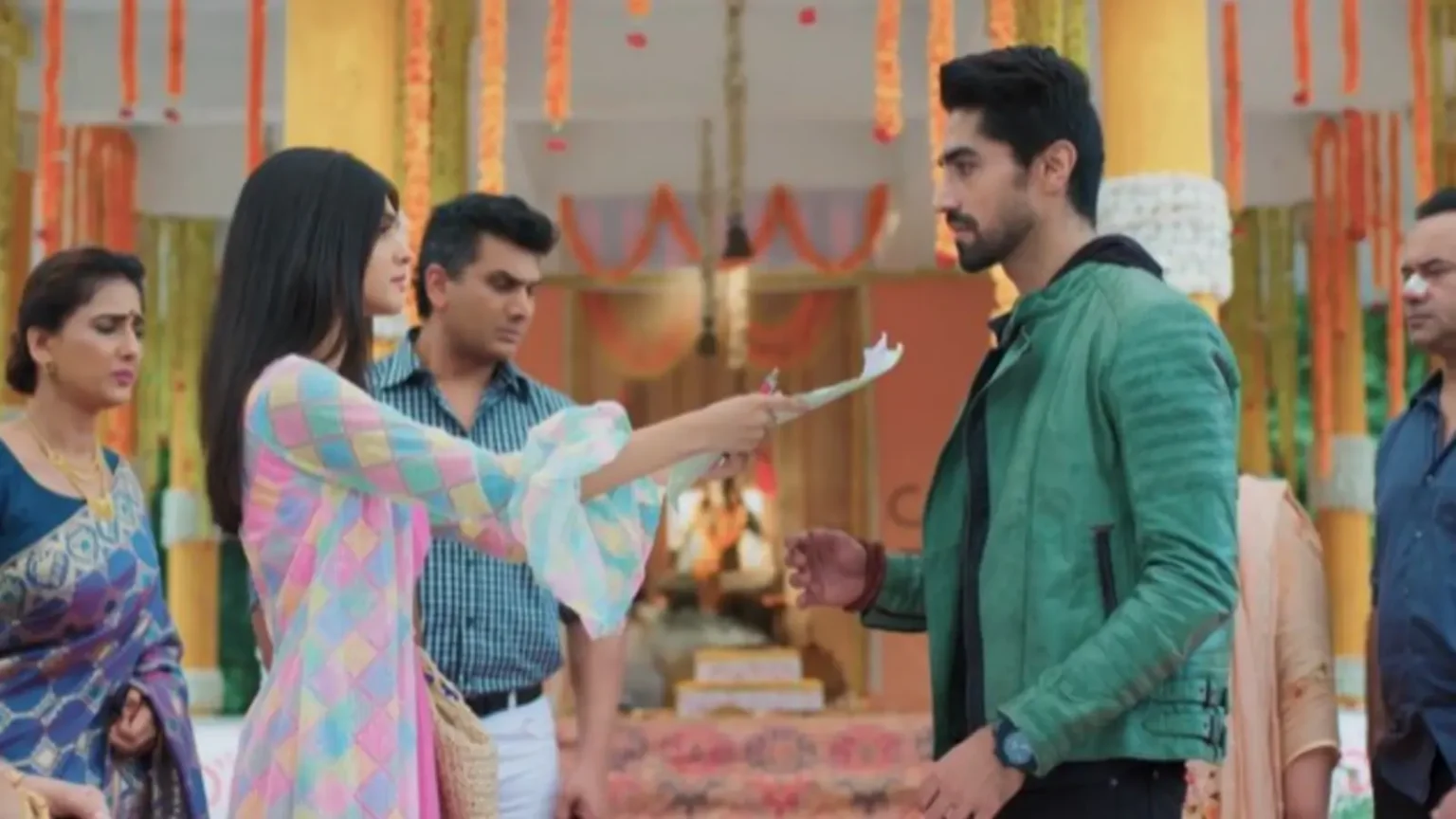Yeh Rishta Kya Kehlata Hai Latest Update: अभिनव के घर छोड़कर जाने से पहले देखने को मिलेगा अभिनव और अक्षरा का रोमांस, फिर अभिनव देगा अक्षरा को उसे भूलाकर अपनी ज़िन्दगी में अभिमन्यु के साथ आगे बढ़ने की सलाह