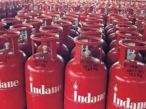 LPG Cylinder हुआ सस्ता, अब लोग खरीद पाएंगे इन्हे इन कीमतों पर LPG Cylinder हुआ सस्ता, अब लोग खरीद पाएंगे इन्हे इन कीमतों पर