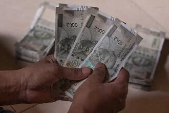 Income Tax: इनकम टैक्स भरते वक्त न करें ये 8 गलती, वरना पड़ जाएंगे लेने के देने, जाने पूरी जानकरी