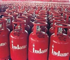 Gas Cylinder Update: महंगाई से मिली बड़ी राहत, 500 रुपये में मिल रहा गैस सिंलेंड, जाने पुरी जानकारी