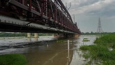 Delhi Weather Update: यमुना नदी का तापमान बढ़ा खतरे के निशान से भी ऊपर, यमुना किनारे रहने वाले लोगो की जान को अब है खतरा, करने पड़ेंगे अपने घर खाली
