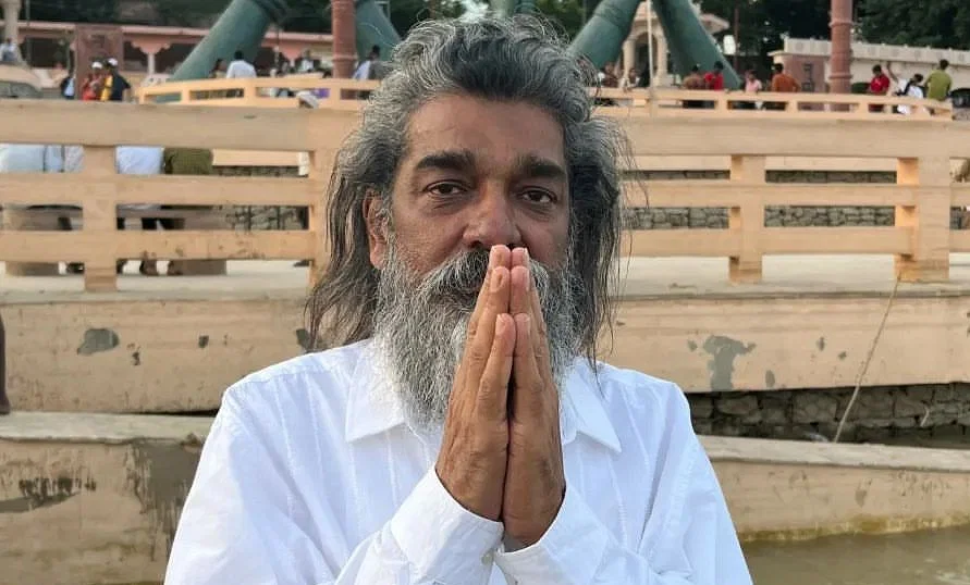 Shocking! बॉलीवुड जगत से आई एक और बुरी खबर, फिल्म के आर्ट डायरेक्टर ने फांसी लगाकर कर ली आत्महत्या, कारण पैसो की कमी बताया जा रहा है